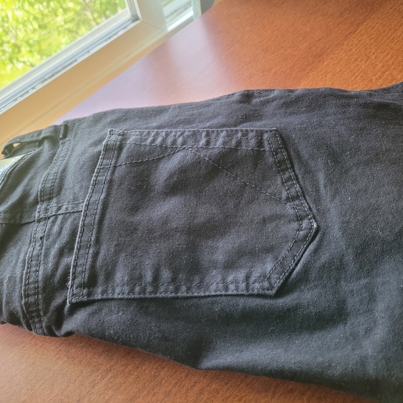 Shirt and pants - Picture 6 of 9